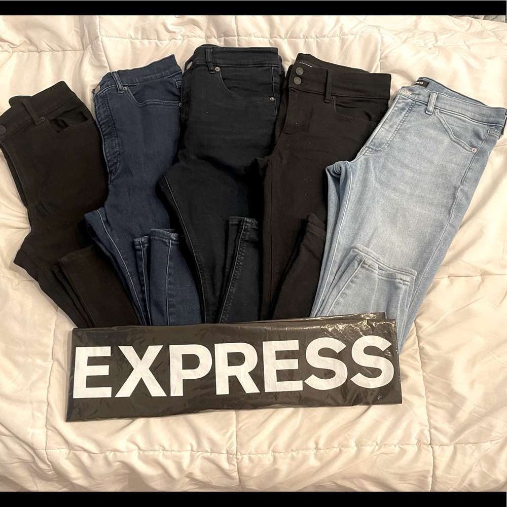 Light wash mid rise jeans